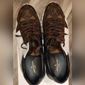 Louis Vuitton run away tri-color monogram leather Sneaker